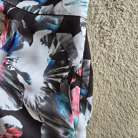 Bebe wide leg spaghetti strap floral jumpsuit size 6 - Picture 13 of 15